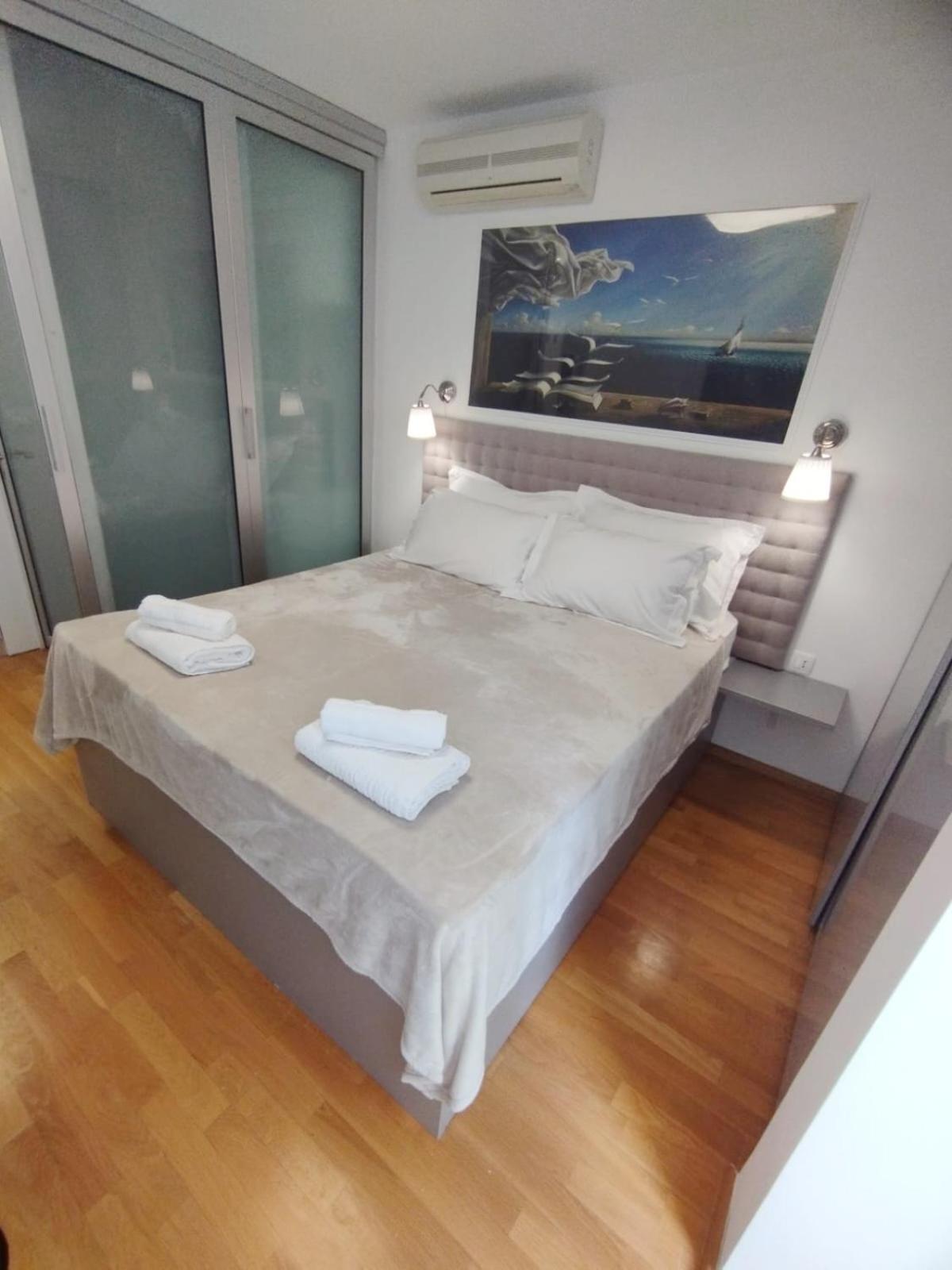 Bella Vista - Cozy Apartments With Easy Check-In And Free Parking Split Exterior foto
